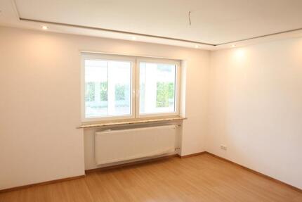 2-Zimmer EinliegerWohnung, umfassend saniert & modernisiert