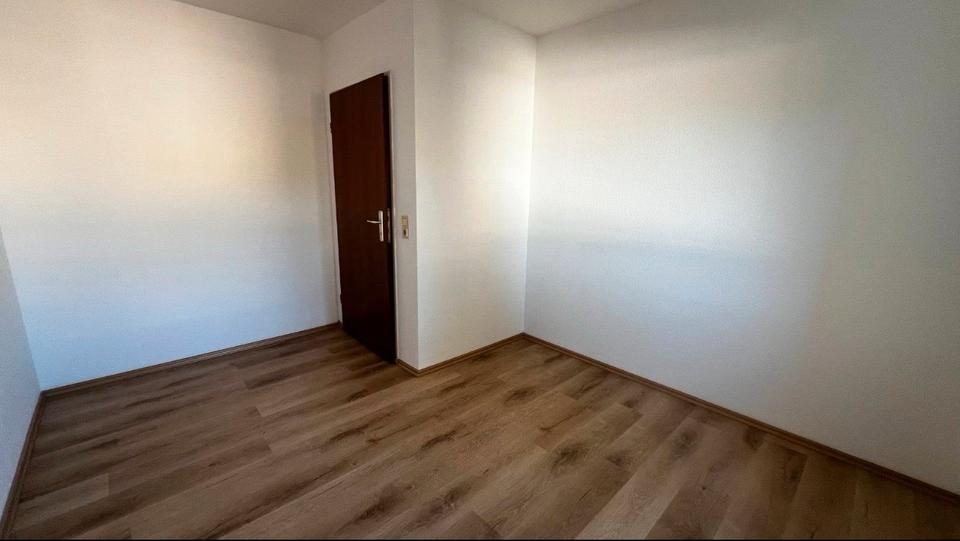 Erdgeschoßwohnung Waldshut-Tiengen Tiengen - 3.5 Zimmer, 90 m&sup2;, 1.000&euro; | Angebot:26483132