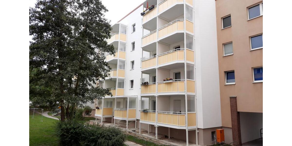 Erdgeschoßwohnung Crimmitschau - 2 Zimmer, 64 m&sup2;, 434&euro; | Angebot:21874254