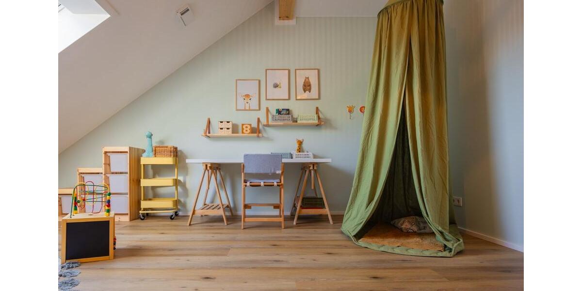 Modernes Familienhaus am Kanal – viel Platz & viel Grün 5 zimmer