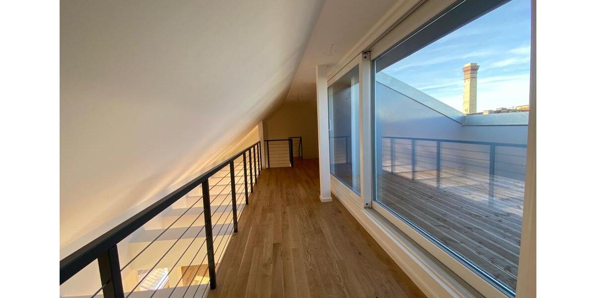 Dachgeschoßwohnung Berlin Mitte - 2.5 Zimmer, 137 m&sup2;, 2.900&euro; | Angebot:24847053