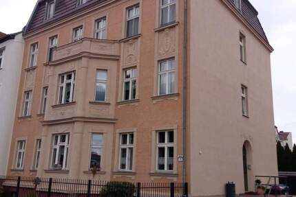 Wohnung Senftenberg - 3 Zimmer, 109 m&sup2;, 750&euro; | Angebot:25704054