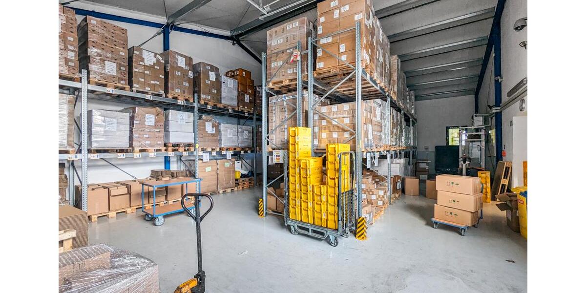 Lagerhalle mit modernen Büroflächen in Gewerbeeinheit | Ebenerdig | Stellplätze zimmer