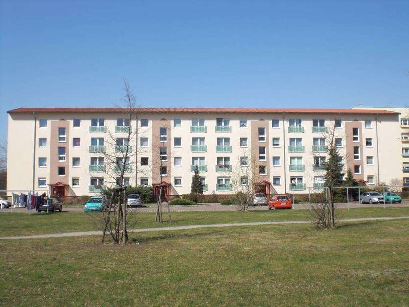 Wohnung zum Mieten in Hoyerswerda 302 € 58.13 m² 3 zimmer