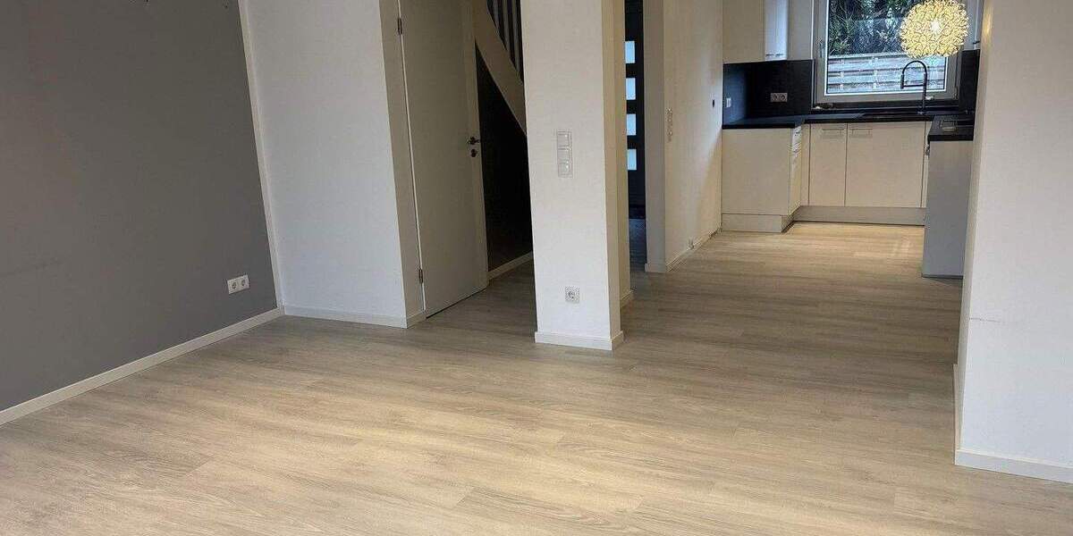 Reihenmittelhaus Neumünster Tungendorf - 3 Zimmer, 87 m&sup2;, 1.050&euro; | Angebot:25141444