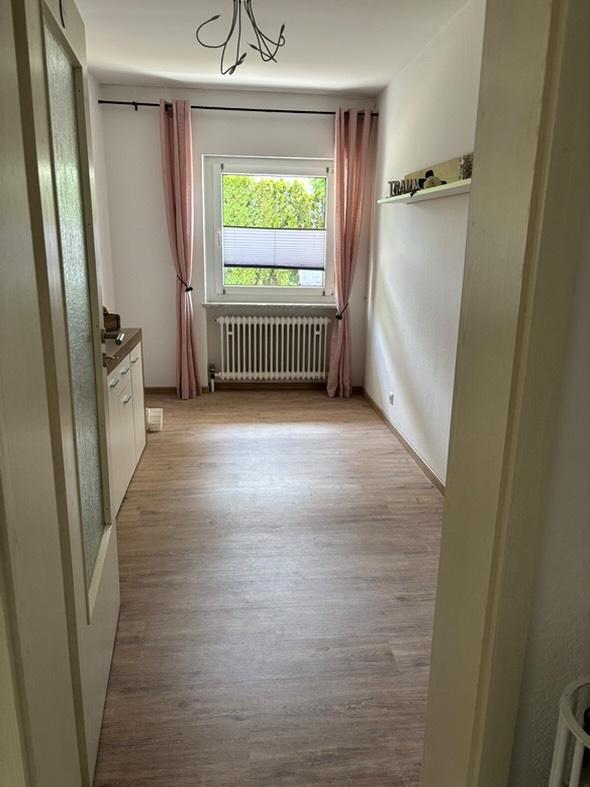 12 m2 Raum zur Untermiete in bestehendem Beautystudio