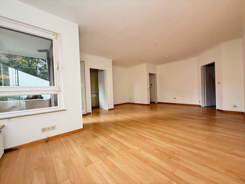 Renovierte 2 Zimmerwohnung mit Balkon und TG-Stellplatz in Lokstedt 2 zimmer