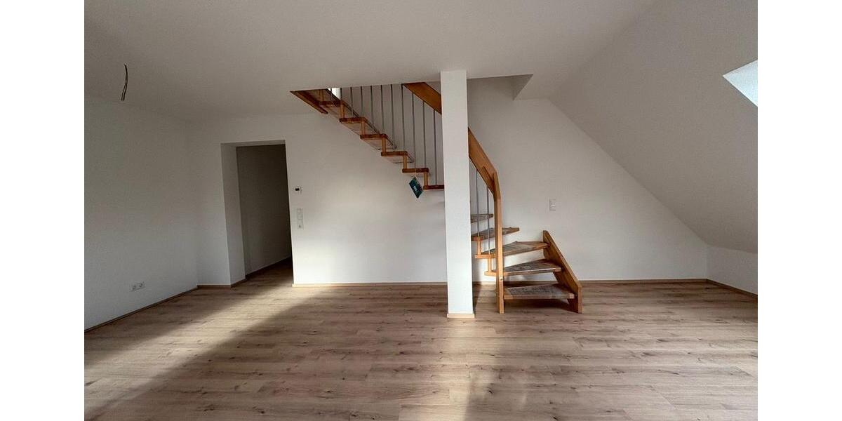 Dachgeschoßwohnung Rodenberg - 3 Zimmer, 76 m&sup2;, 1.060&euro; | Angebot:26429454
