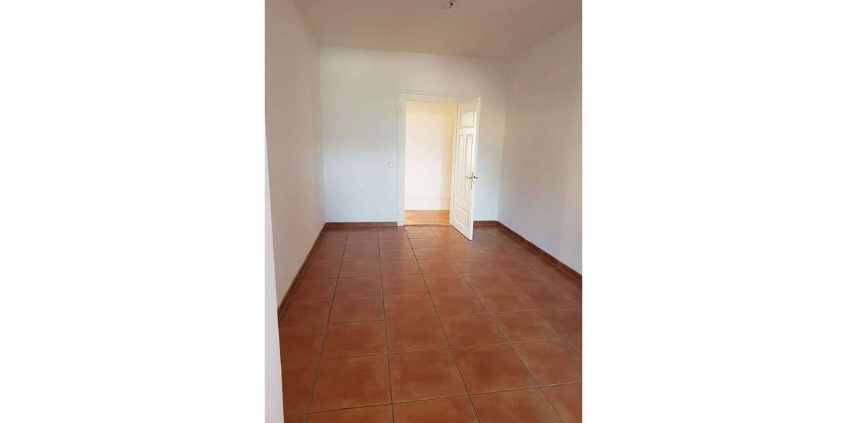 Etagenwohnung Lörrach Untertüllingen - 3 Zimmer, 118 m&sup2;, 1.300&euro; | Angebot:25703791