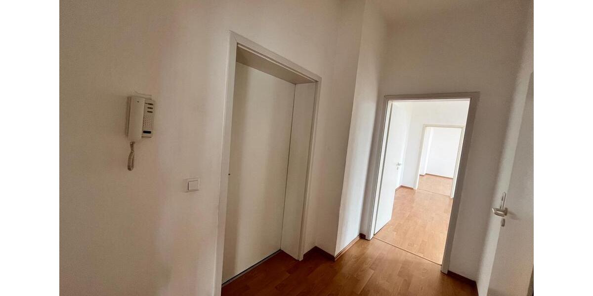 Etagenwohnung Bitterfeld-Wolfen Bitterfeld - 2 Zimmer, 67 m&sup2;, 460&euro; | Angebot:26635059