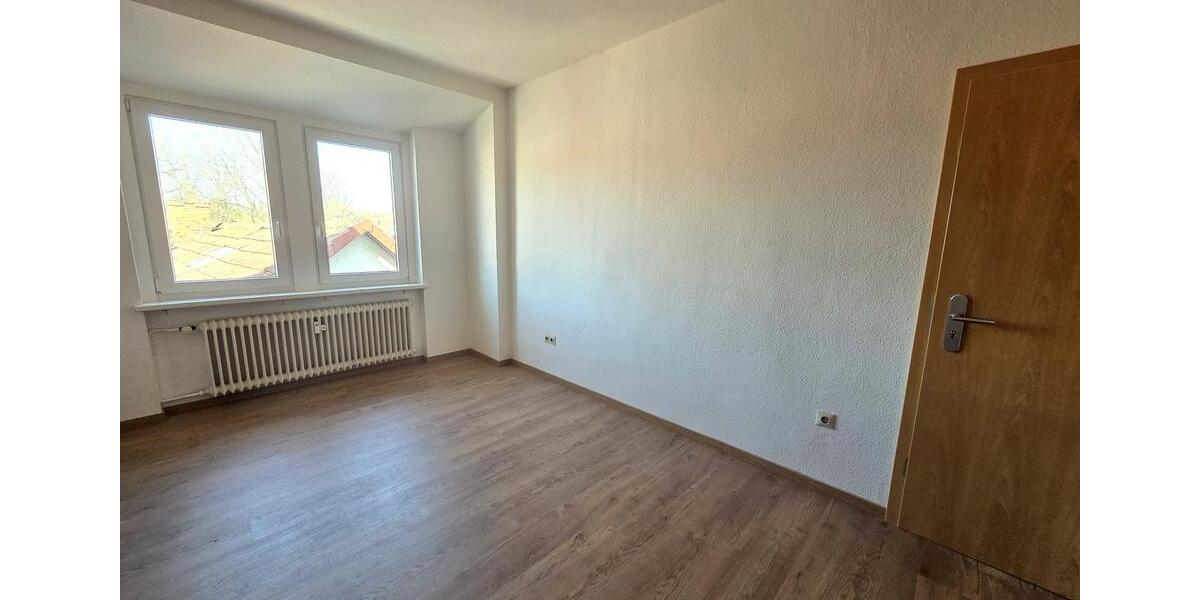 Dachgeschoßwohnung Bad Rodach - 3 Zimmer, 98 m&sup2;, 600&euro; | Angebot:26095511
