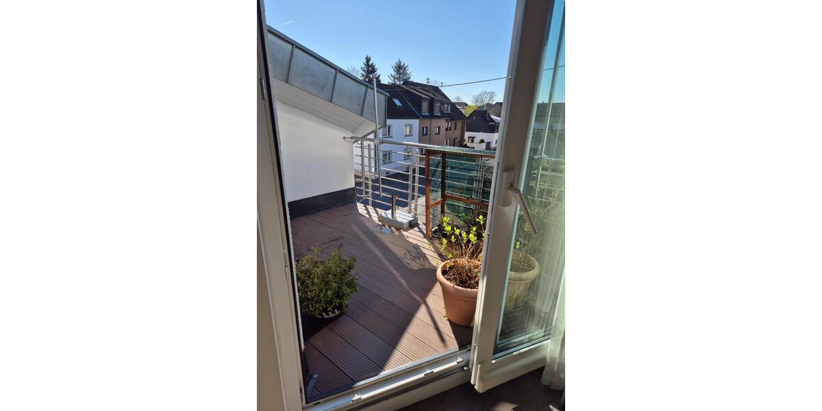 Dachgeschoßwohnung Sankt Augustin - 2 Zimmer, 96 m&sup2;, 1.344&euro; | Angebot:25796064