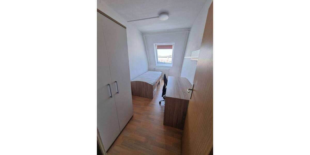 Etagenwohnung Gera Innenstadt - 3 Zimmer, 64 m&sup2;, 375&euro; | Angebot:26833434