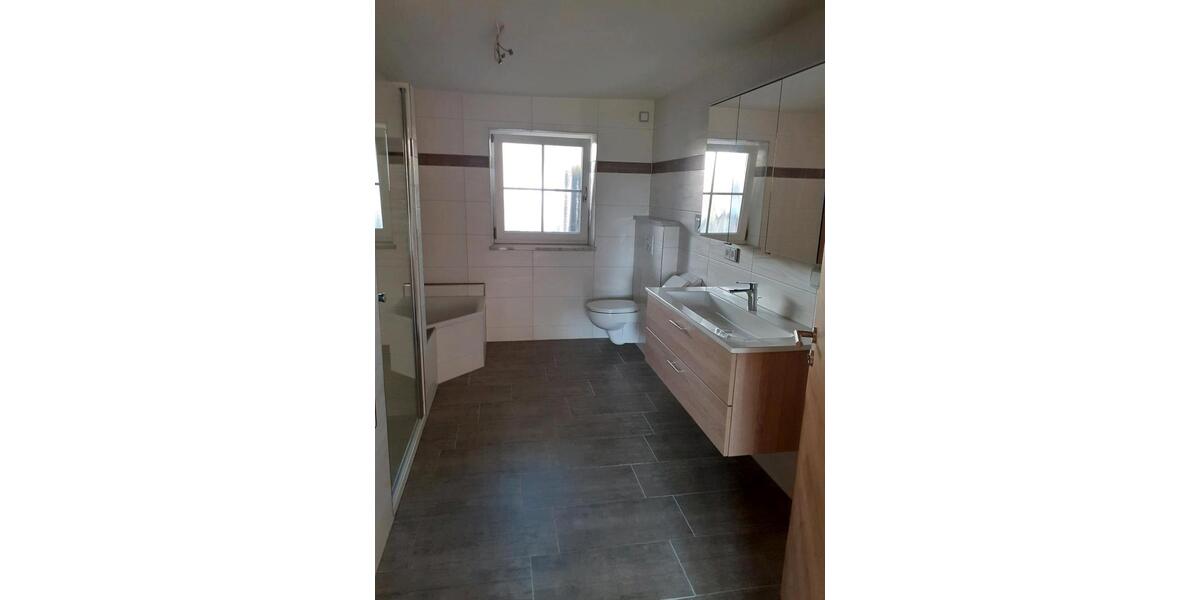 Erdgeschoßwohnung Reisbach Englmannsberg - 4 Zimmer, 100 m&sup2;, 1.050&euro; | Angebot:26557029