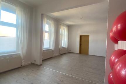 Helle Praxis- oder Büroräume im Erdgeschoss auf dem Breiteweg in Egeln zimmer