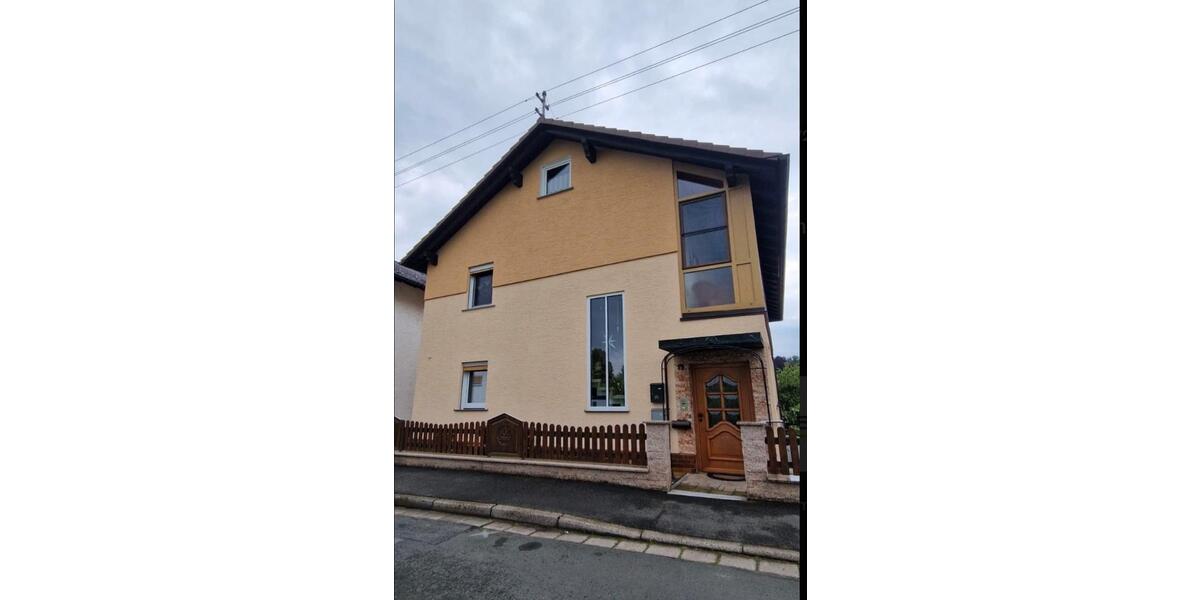 Erdgeschoßwohnung Stockheim - 4 Zimmer, 100 m&sup2;, 800&euro; | Angebot:24099426