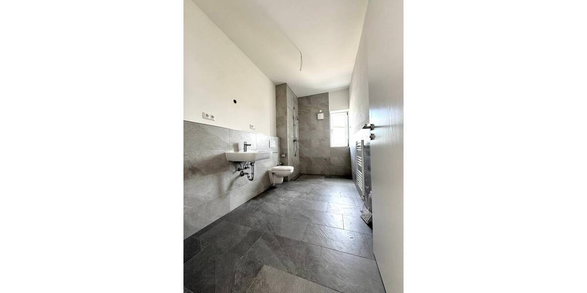 Etagenwohnung Deggendorf - 2 Zimmer, 74 m&sup2;, 950&euro; | Angebot:23947418