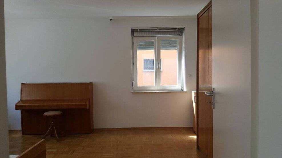 Teilmöblierte 2-Zi.-Wohnung am Ringpark