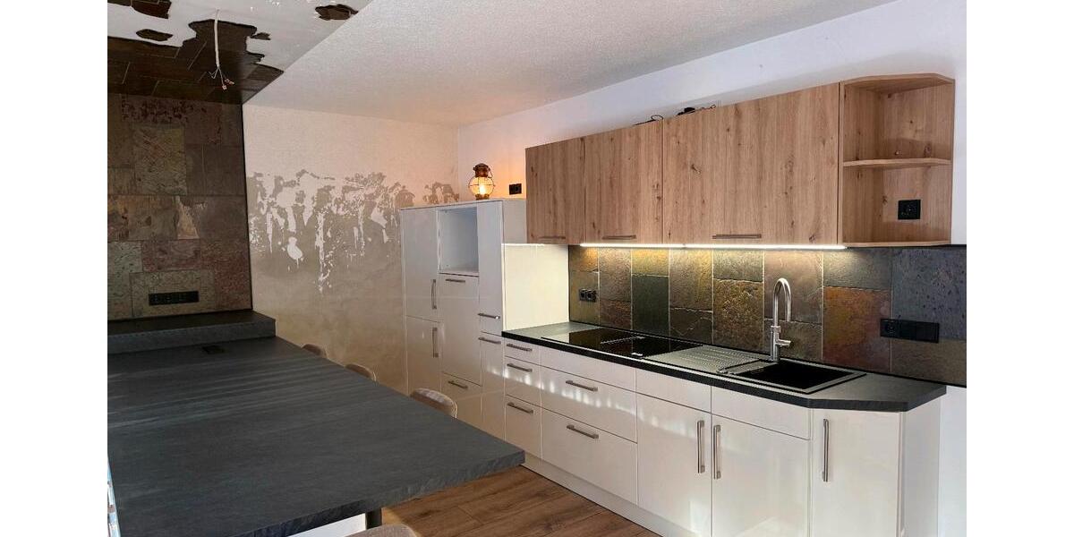 Kernsanierte, großzügige 2-Zimmer Wohnung im Grünen 2 zimmer