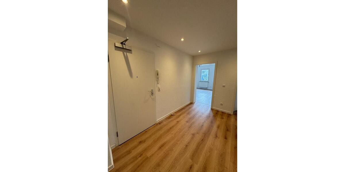 Dachgeschoßwohnung Siegen - 4 Zimmer, 67 m&sup2;, 650&euro; | Angebot:26587523