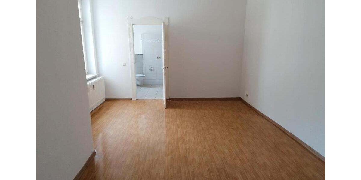Etagenwohnung Bad Schmiedeberg - 4 Zimmer, 107 m&sup2;, 500&euro; | Angebot:26401121