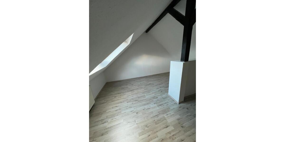 Etagenwohnung Eschershausen - 3 Zimmer, 90 m&sup2;, 400&euro; | Angebot:25046276