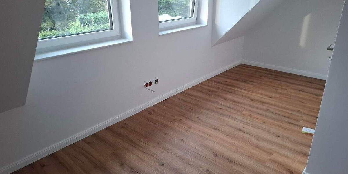 Doppelhaushälfte Quickborn - 5 Zimmer, 127 m&sup2;, 2.200&euro; | Angebot:23952100