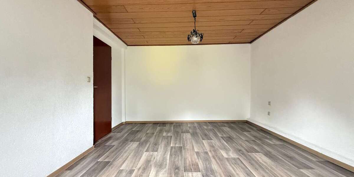 Gemütliche 3-Zimmer-Dachgeschosswohnung mit ca. 72 m² in Friedrichsthal-Bildstock - 3- Friedrichsthal | Angebot:27199791