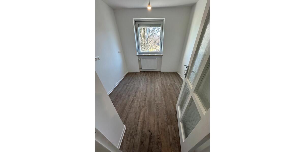 1. OG 3 Zimmer mit Balkon 3 zimmer