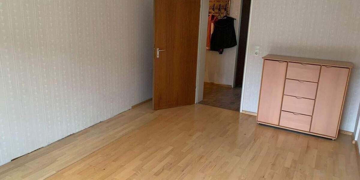 Etagenwohnung Freiburg im Breisgau St. Georgen - 4 Zimmer, 95 m&sup2;, 1.495&euro; | Angebot:25302794