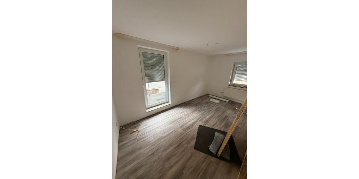 Einfamilienhaus Pfeffenhausen - 7 Zimmer, 244 m&sup2;, 2.000&euro; | Angebot:25300781