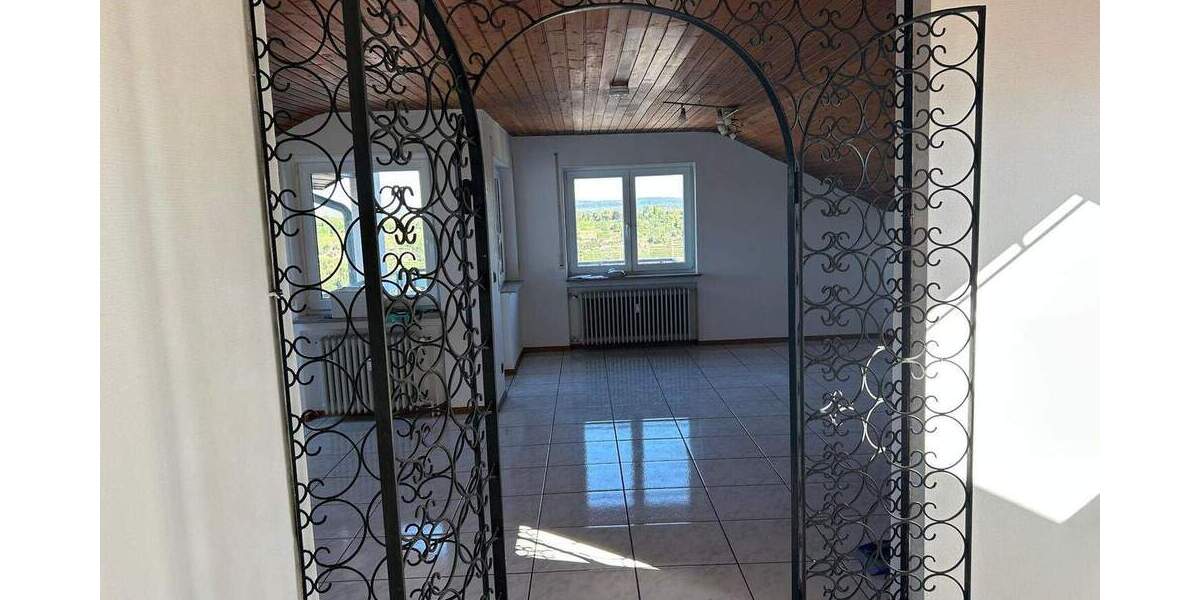 Etagenwohnung Benningen am Neckar - 3 Zimmer, 103 m&sup2;, 1.400&euro; | Angebot:25746458