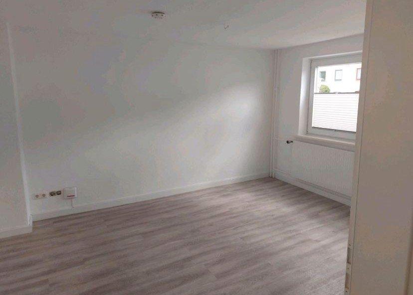 Erdgeschoßwohnung Kiel Wik - 2 Zimmer, 42 m&sup2;, 480&euro; | Angebot:26567661