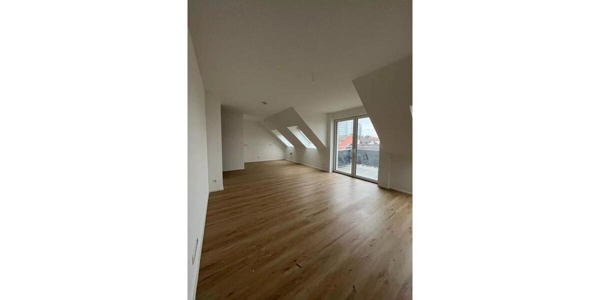 Dachgeschoßwohnung Schweinfurt Gartenstadt - 4 Zimmer, 98 m&sup2;, 1.190&euro; | Angebot:25990721