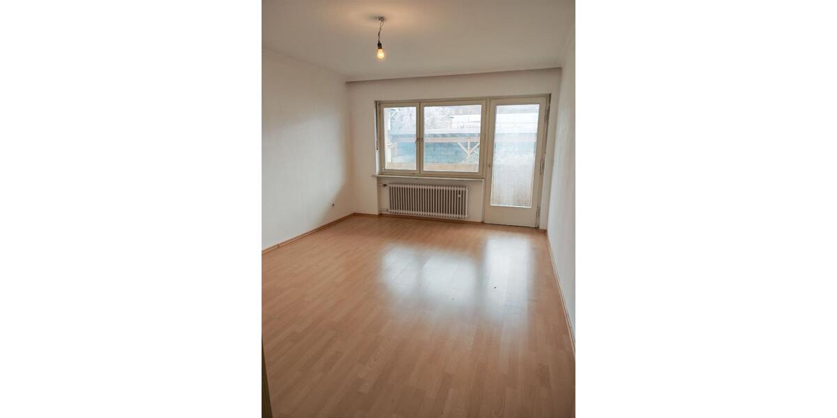 Etagenwohnung Landau an der Isar - 4 Zimmer, 119 m&sup2;, 952&euro; | Angebot:24361807