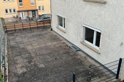 Helle 3 Zi. EG Wohnung mit großer Terrasse & EBK in PF-Eutingen