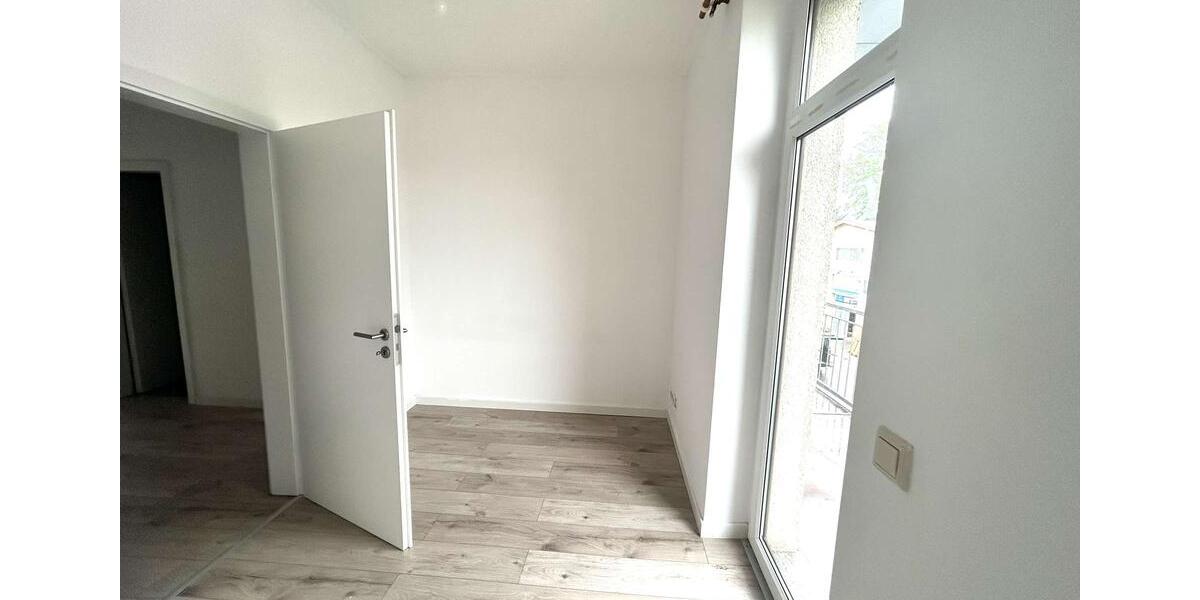 Etagenwohnung Limbach-Oberfrohna Oberfrohna - 3 Zimmer, 65 m&sup2;, 452&euro; | Angebot:26664439