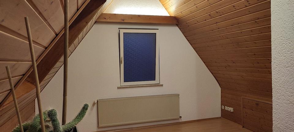 Dachgeschoßwohnung Villingen-Schwenningen Schwenningen - 2 Zimmer, 45 m&sup2;, 600&euro; | Angebot:25632672