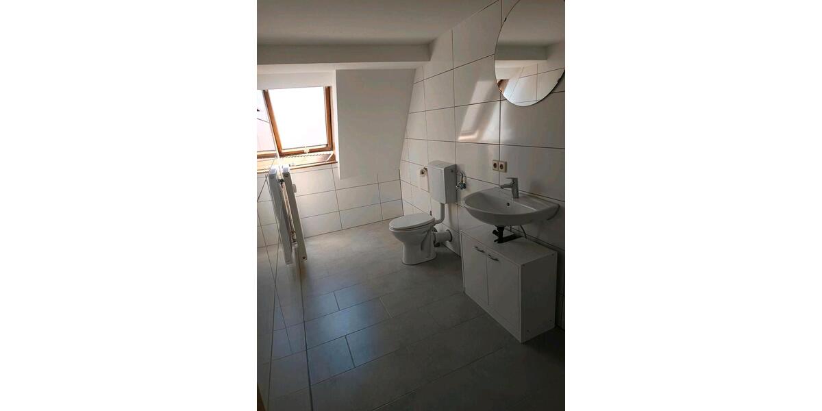 Etagenwohnung Rottenburg am Neckar - 1 Zimmer, 115 m&sup2;, 1.300&euro; | Angebot:26511590