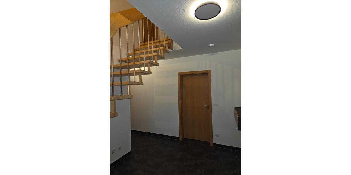 Einfamilienhaus Kirchen (Sieg) - 5 Zimmer, 140 m&sup2;, 1.400&euro; | Angebot:25023013