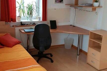 Möbliertes Zimmer 13qm 2 zimmer