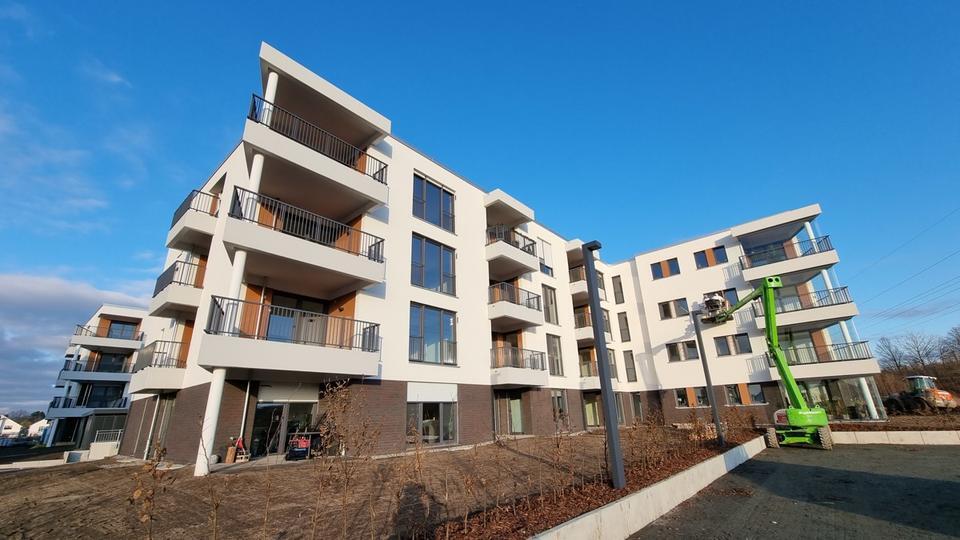 KEINE ANRUFE - nur schriftliche Anfragen - großzügige 1 Zimmer - Balkon - Tiefgarage - SB 3 Whg. 12 zimmer