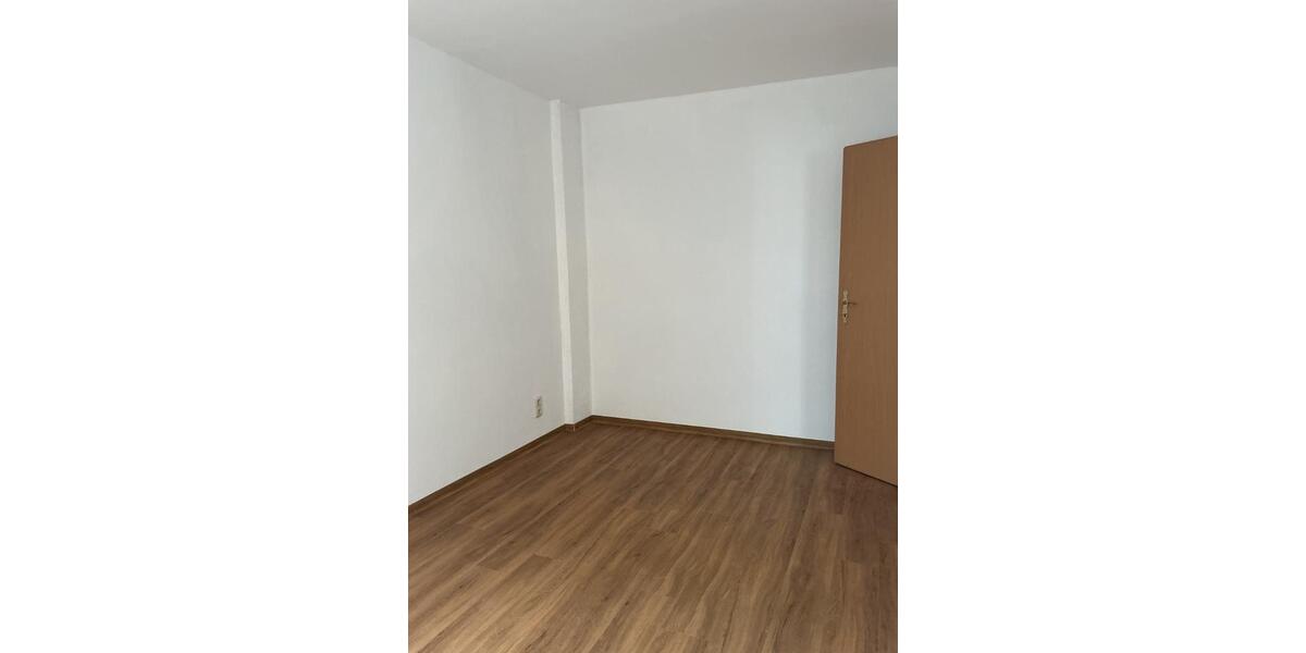 Erdgeschoßwohnung Crimmitschau - 2 Zimmer, 57 m&sup2;, 297&euro; | Angebot:25931381