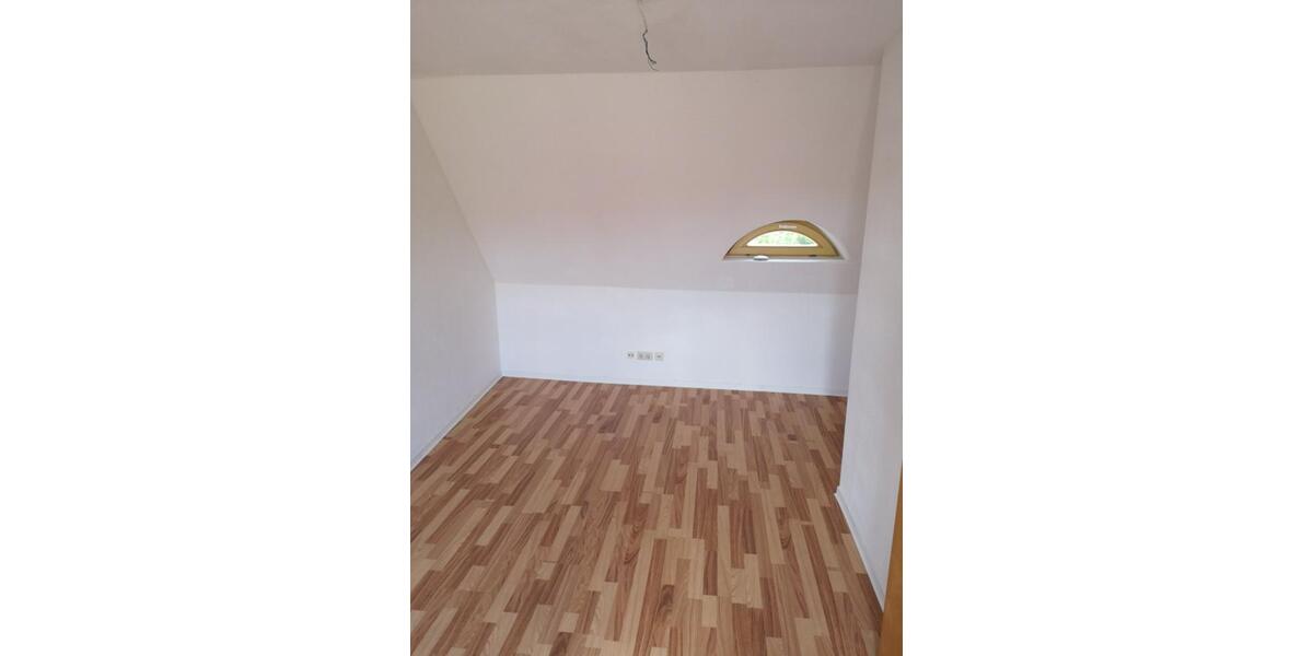 Maisonettenwohnung Querfurt - 3 Zimmer, 82 m&sup2;, 550&euro; | Angebot:22353747