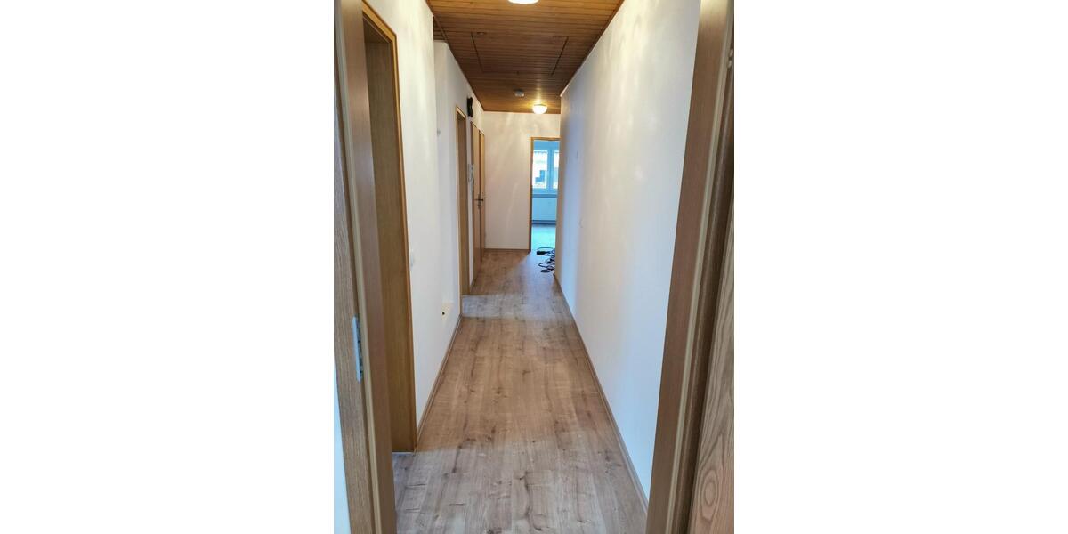 Dachgeschoßwohnung Bad Hersfeld - 3 Zimmer, 75 m&sup2;, 600&euro; | Angebot:24983168