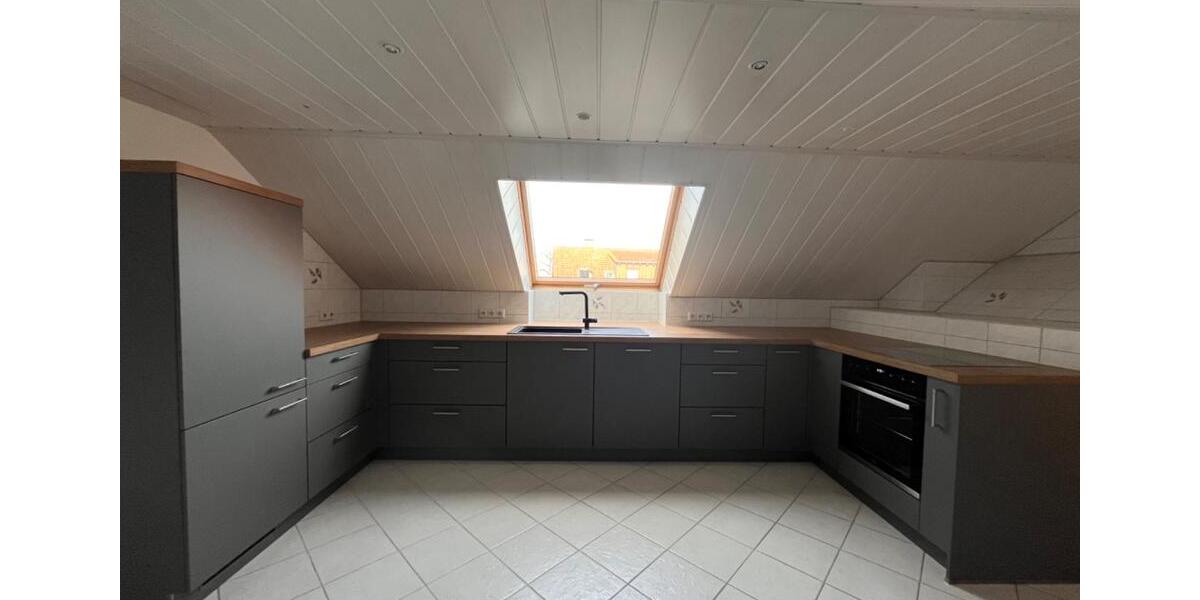 Helle 3-Zimmer DG Wohnung mit Südbalkon - 68 Quadratmeter 3 zimmer