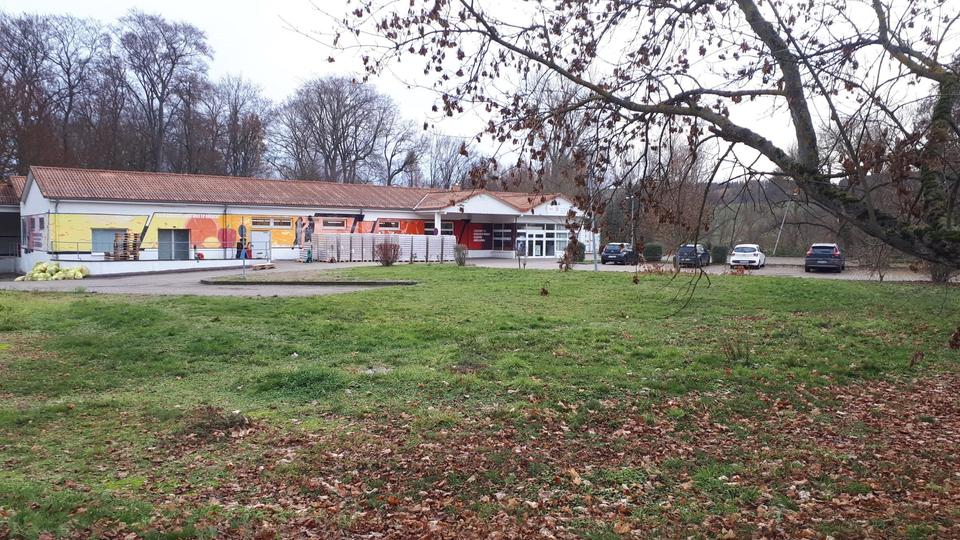 Stadtrand - AusstellungsflächeLagerWerkstatt ebenerdig zimmer