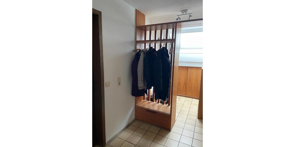 Dachgeschoßwohnung Frickenhausen - 5.5 Zimmer, 112 m&sup2;, 1.150&euro; | Angebot:24867017