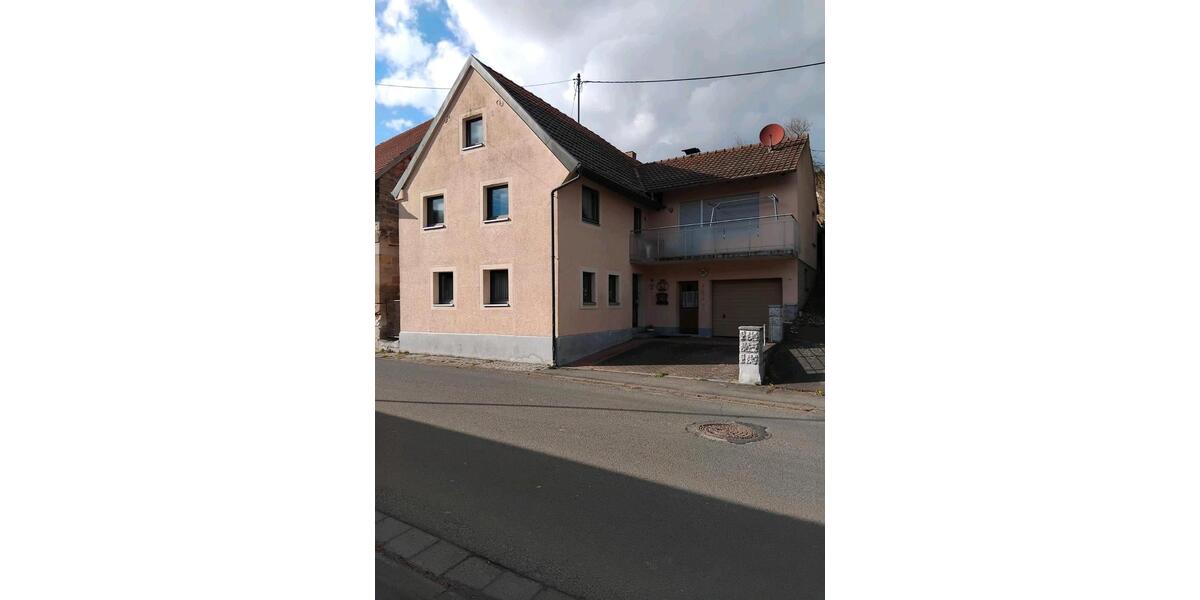 Einfamilienhaus Burgpreppach - 4 Zimmer, 110 m&sup2;, 900&euro; | Angebot:26017019