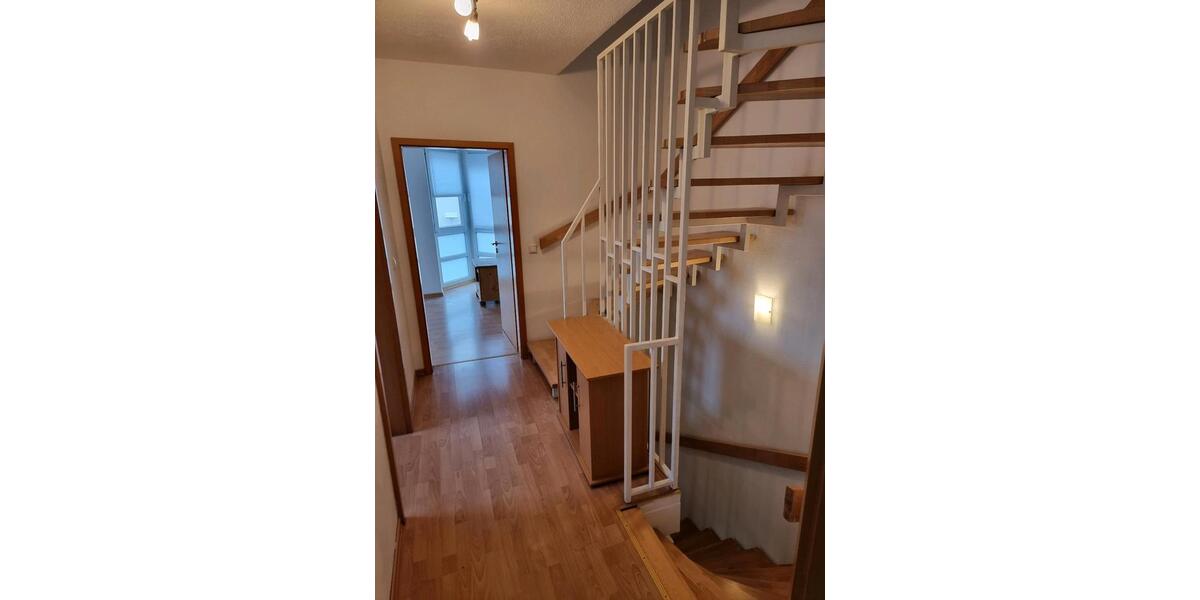 Doppelhaushälfte Straubing - 5 Zimmer, 128 m&sup2;, 1.190&euro; | Angebot:26237543